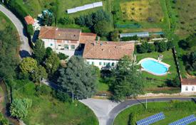 Prestigious historic residence with annex on the hills of Lucca, Tuscany, Italy for 3,900,000 €