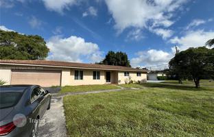3-bedroom house 140 m² in Hollywood for $650,000