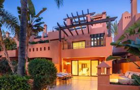 Terraced house – Marbella, Andalusia, Spain for C$2,805,000