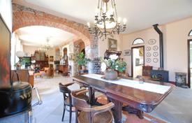 Villa – Fondotoce, Piedmont, Italy. Price on request