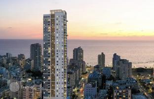 3-bedroom apartment 70 m² in Bat Yam for $1,008,000