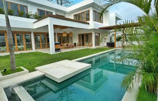 4-bedroom villa 342 m² in Bingin Beach for $1,045,000