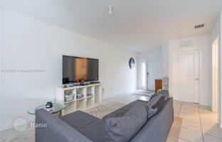3-bedroom house 112 m² in Florida City for $369,000