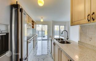 4-bedroom townhouse in Scarborough for 745,000 €