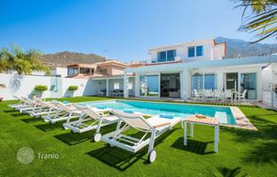 6-bedroom villa 350 m² in Fanabe for 2,550,000 €