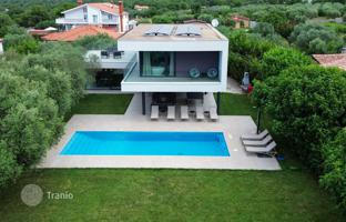 4-bedroom house 282 m² in Peroj for 1,699,000 €