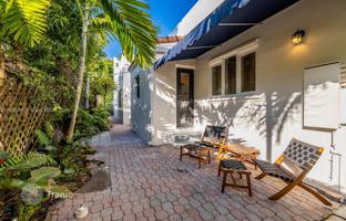 4-bedroom house 297 m² in Miami for $1,595,000