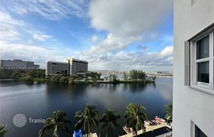 3-bedroom apartments in condo 122 m² in Miami for $570,000