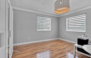 7-bedroom house 359 m² in Hialeah for $900,000