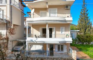Three-level house with a parking in Nafplio, Peloponnese, Greece for 270,000 €