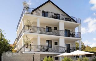 8-bedroom villa 424 m² in Tivat city for 1,295,000 €