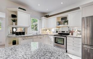 6-bedroom house in Old Toronto for C$2,476,000