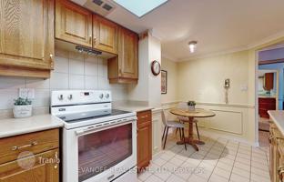 6-bedroom apartment in Scarborough for C$941,000