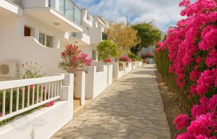 Complex of townhouses with a garden and a swimming pool at 300 meters from the sea, Paphos, Cyprus for From 265,000 €