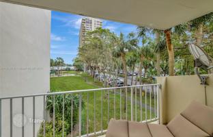 3-bedroom apartments in condo 300 m² in Miami for $595,000