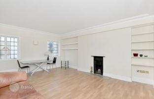 Spacious apartment near the park and the tube station, Marylebone, London, UK for £600,000