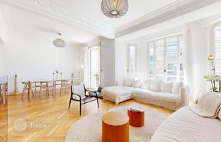 Classic, bright apartment in Nice, Côte d'Azur, France for 765,000 €