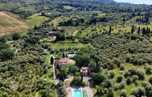 9-bedroom villa 454 m² in Volterra for 985,000 €