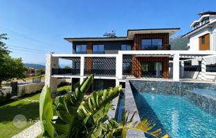 4-bedroom villa 300 m² in Fethiye for 65,135,000 TRY
