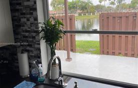 Townhome – Hialeah, Florida, USA for $475,000
