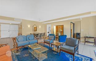 2-bedroom apartments in condo 149 m² in Key Biscayne for $1,100,000