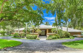 Cozy villa with a backyard, a pool, a relaxation area and a parking, Coral Gables, USA for $1,870,000