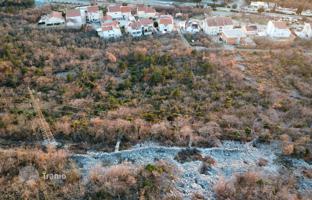 Land plot 2,950 m² in Crikvenica for 457,000 €