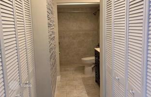 2-bedroom apartments in condo 90 m² in Miami for $330,000