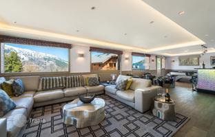 Prestigious chalet with a large terrace and a jacuzzi at 200 meters from the ski slopes, Meribel, France for 5,700,000 €