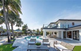 Cozy villa with a backyard, a swimming pool, a terrace and a garage, Fort Lauderdale, USA for $2,499,000