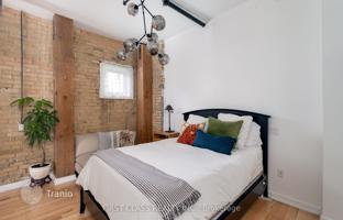 5-bedroom apartment in Brock Avenue for C$1,038,000