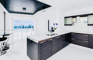 4-bedroom apartments in condo 343 m² in Miami for $3,072,000