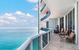 Comfortable apartment with ocean views in a residence on the first line of the beach, Sunny Isles Beach, Florida, USA for $1,150,000