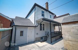 8-bedroom house in York for C$1,465,000