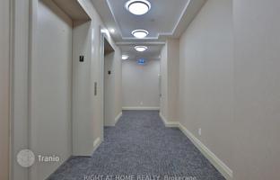 4-bedroom apartment in Bathurst Street for C$839,000