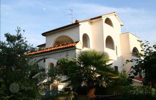14-room house 744 m² in Porec for 2,800,000 €