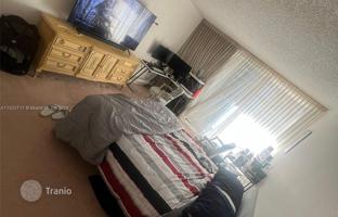 2-bedroom apartments in condo 112 m² in Hallandale Beach for $305,000