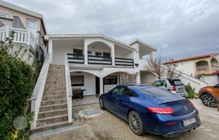 6-bedroom house 200 m² in Vir for 350,000 €
