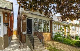 Terraced house – York, Toronto, Ontario,  Canada for C$973,000
