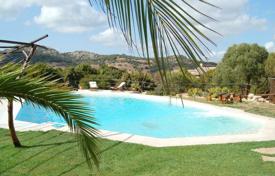 Comfortable villa with a swimming pool, a garden and a guest house, Baja Sardinia, Italy for 4,900 € per week Comfortable villa with a swimming pool, a garden and a guest house, Baja Sardinia, Italy for 4,900 € per week