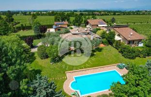 4-bedroom villa in Sirmione for 1,180,000 €
