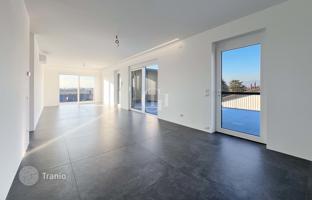 Modern penthouse with a large terrace and lake views in Peschiera Del Garda, Italy for 690,000 €