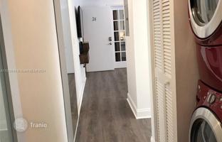 2-bedroom apartments in condo 69 m² in Miami Beach for $574,000