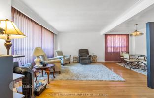 9-bedroom house in Scarborough for C$1,212,000