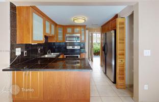 2-bedroom apartments in condo 85 m² in Miami for $292,000