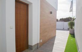 Modern villa with private pool in San Pedro del Pinatar for 369,000 €