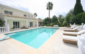 Comfortable villa with a private garden, a pool, a garage, a terrace and a sea view, Marbella, Spain for 1,950,000 € Comfortable villa with a private garden, a pool, a garage, a terrace and a sea view, Marbella, Spain for 1,950,000 €
