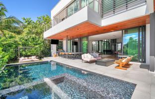 7-bedroom house 723 m² in North Miami Beach for $6,750,000