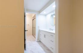 Townhome – West End, Miami, Florida,  USA for $515,000
