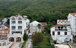 6-bedroom house 280 m² in Stoliv for 1,350,000 €